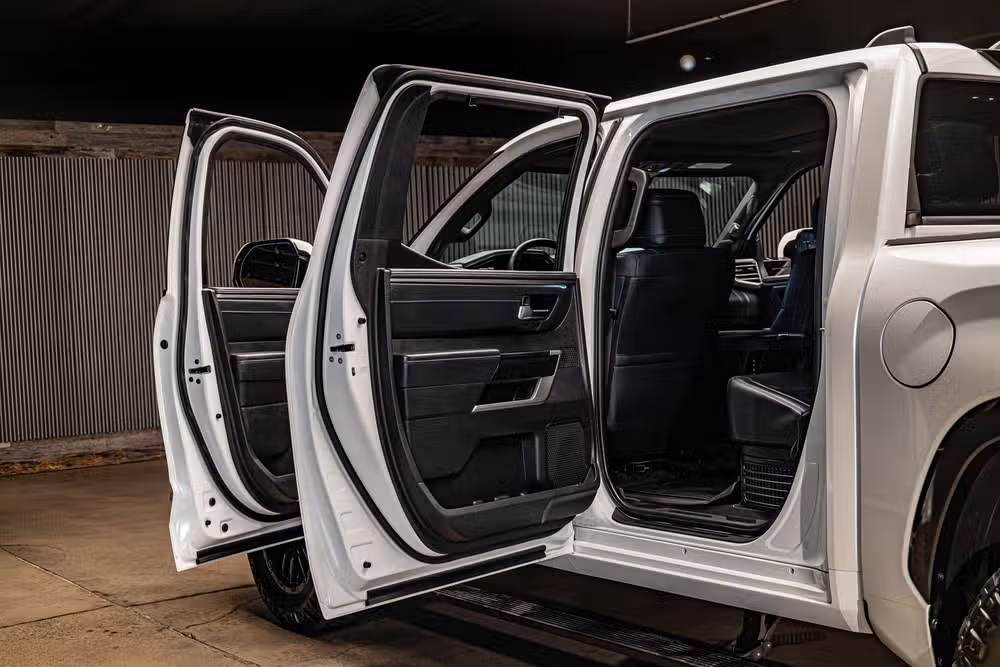 2025 Toyota Tundra Platinum HV CrewMax Image 28