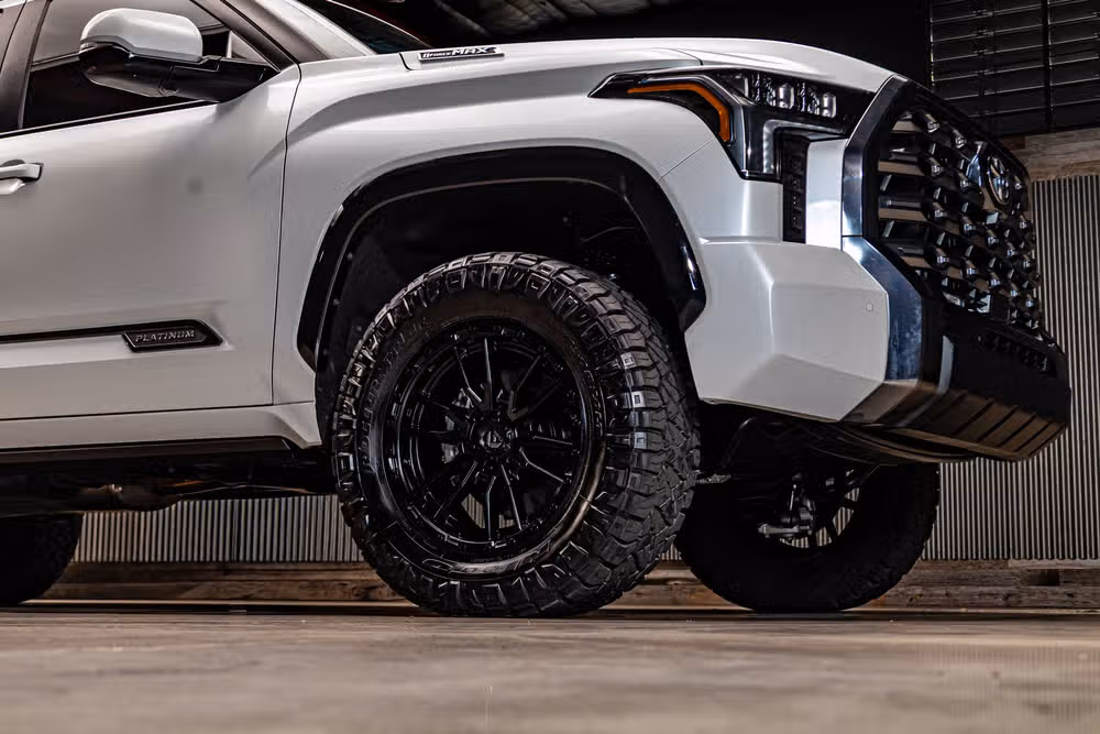 2025 Toyota Tundra Platinum HV CrewMax Image 11