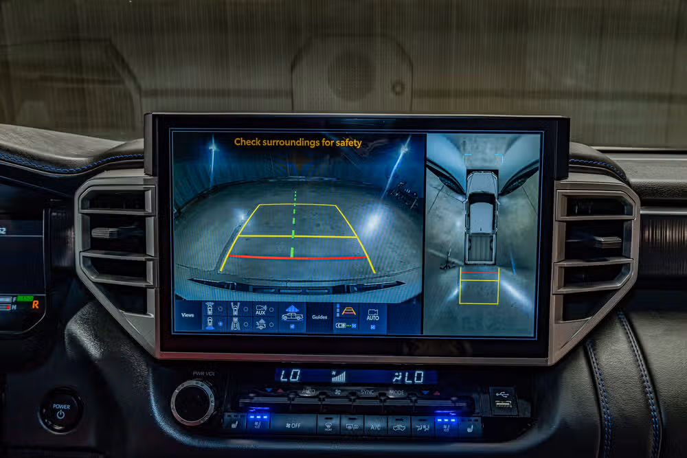 2025 Toyota Tundra Platinum HV CrewMax Image 18