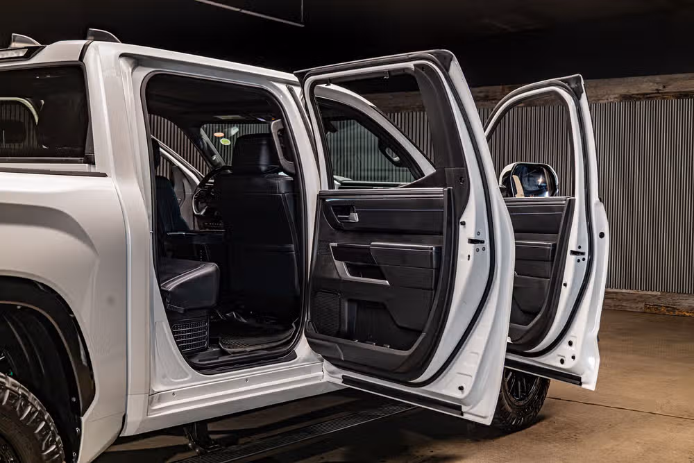 2025 Toyota Tundra Platinum HV CrewMax Image 30