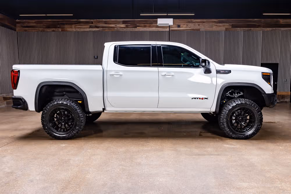 2025 GMC Sierra 1500 AT4X Crew Cab Image 11