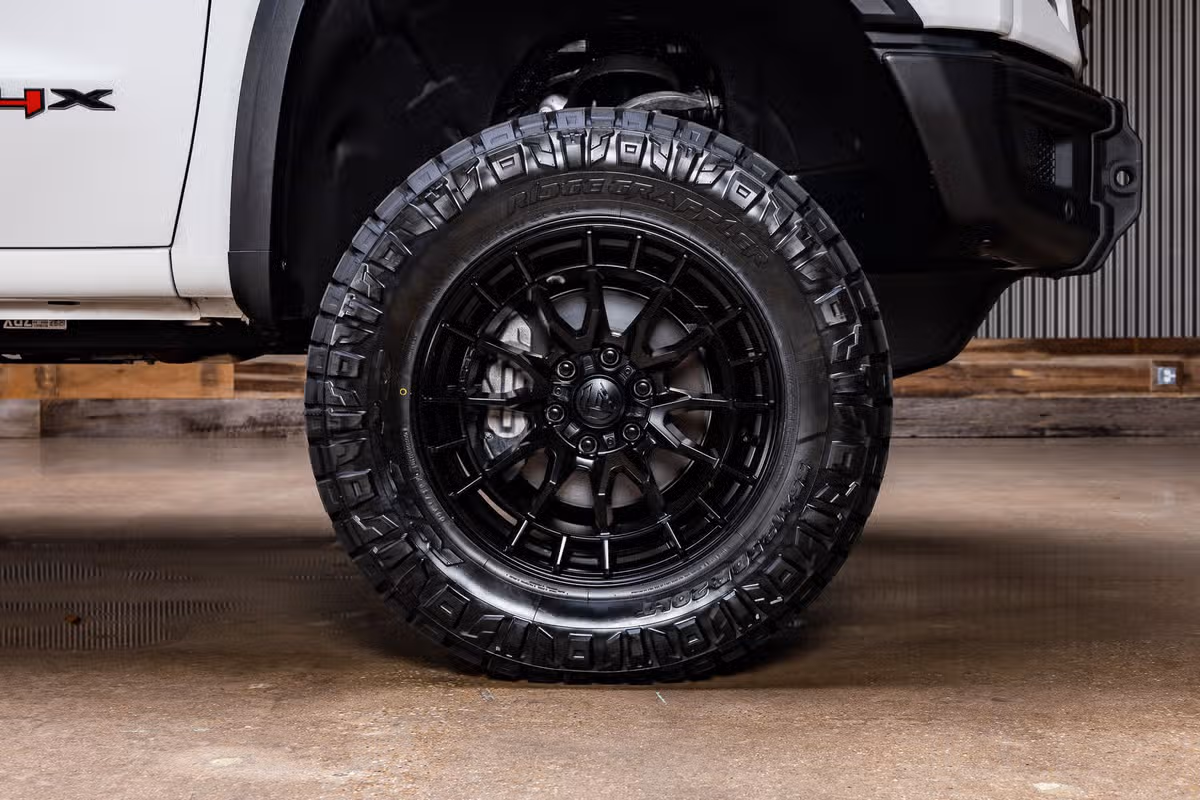 2025 GMC Sierra 1500 AT4X Crew Cab