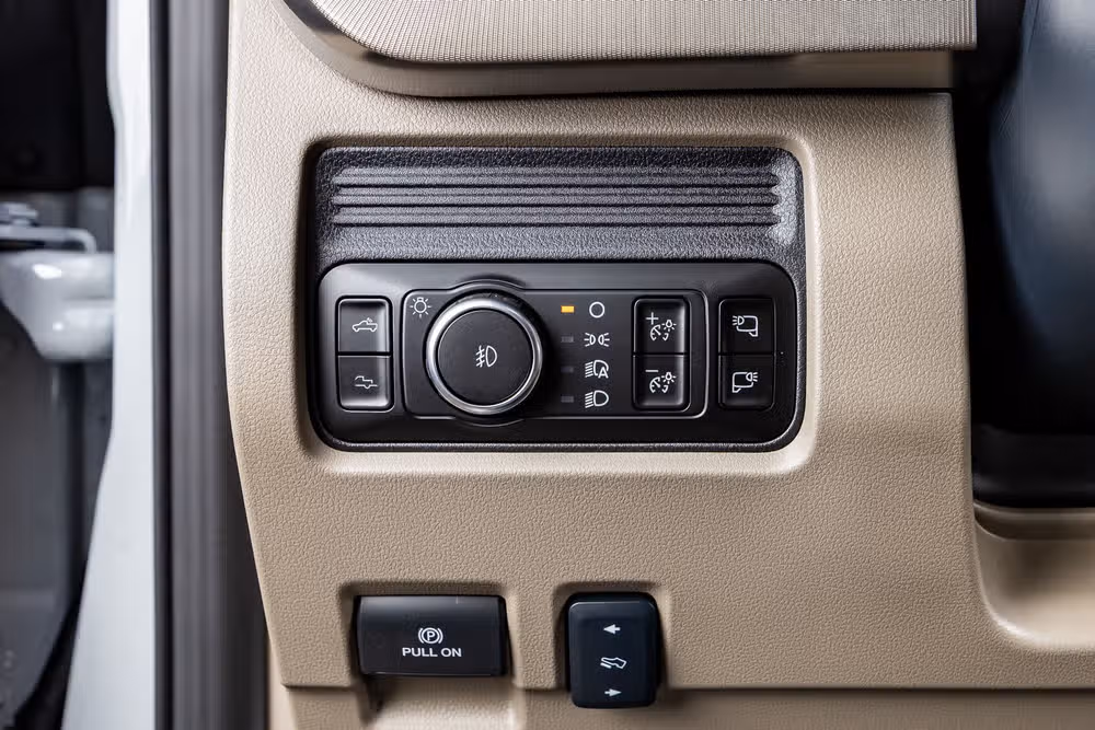 2026 Ford F-250 Super Duty Platinum Plus Crew Cab Image 23