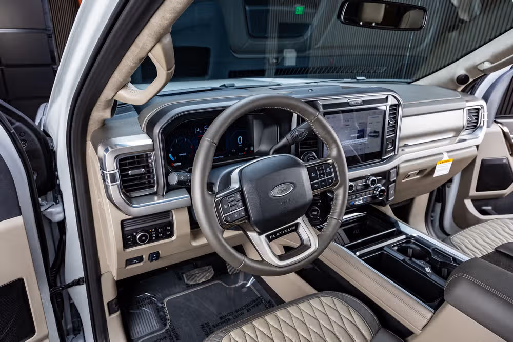 2026 Ford F-250 Super Duty Platinum Plus Crew Cab Image 17