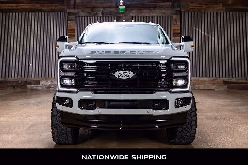2026 Ford F-250 Super Duty Platinum Plus Crew Cab Image 4