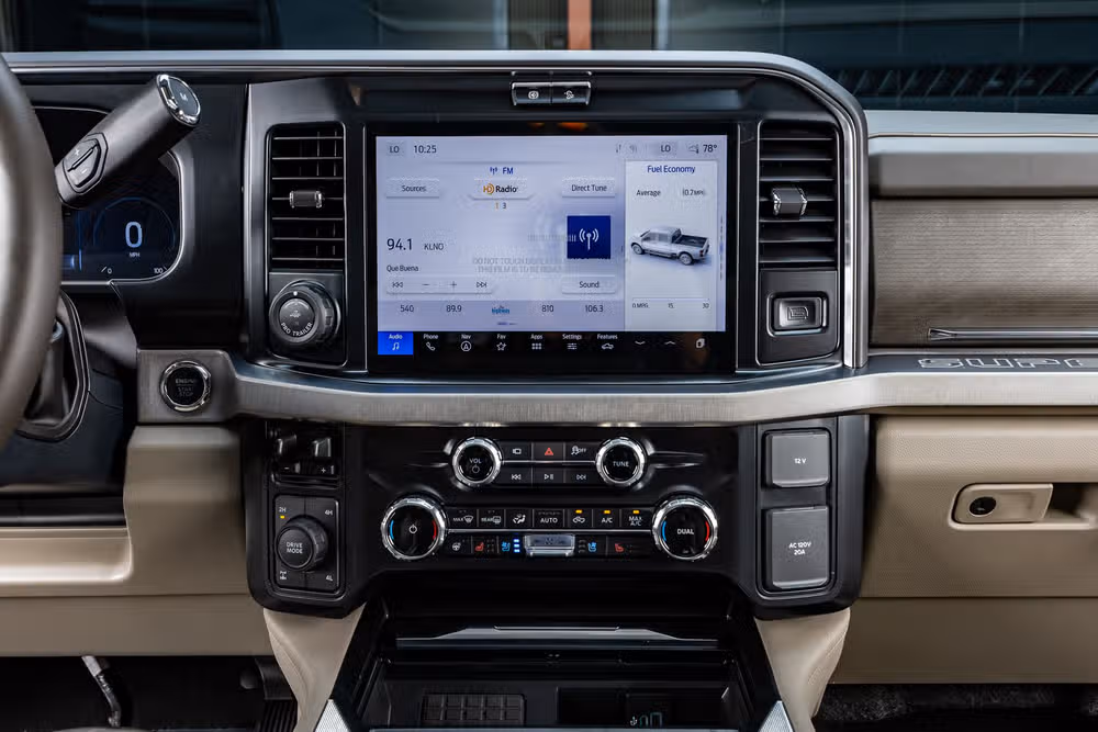 2026 Ford F-250 Super Duty Platinum Plus Crew Cab Image 24