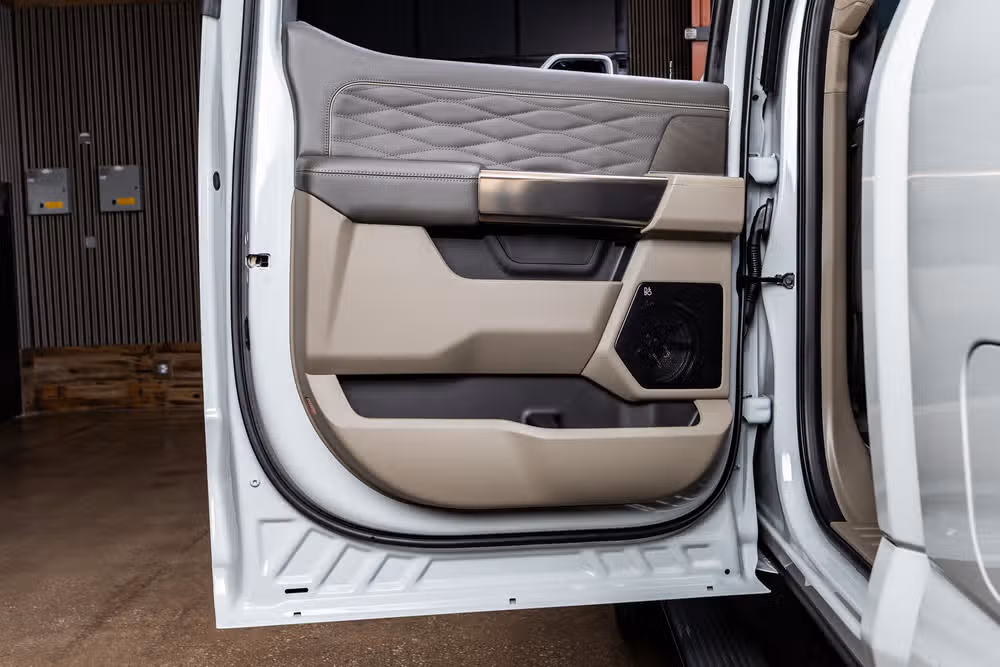 2026 Ford F-250 Super Duty Platinum Plus Crew Cab Image 40
