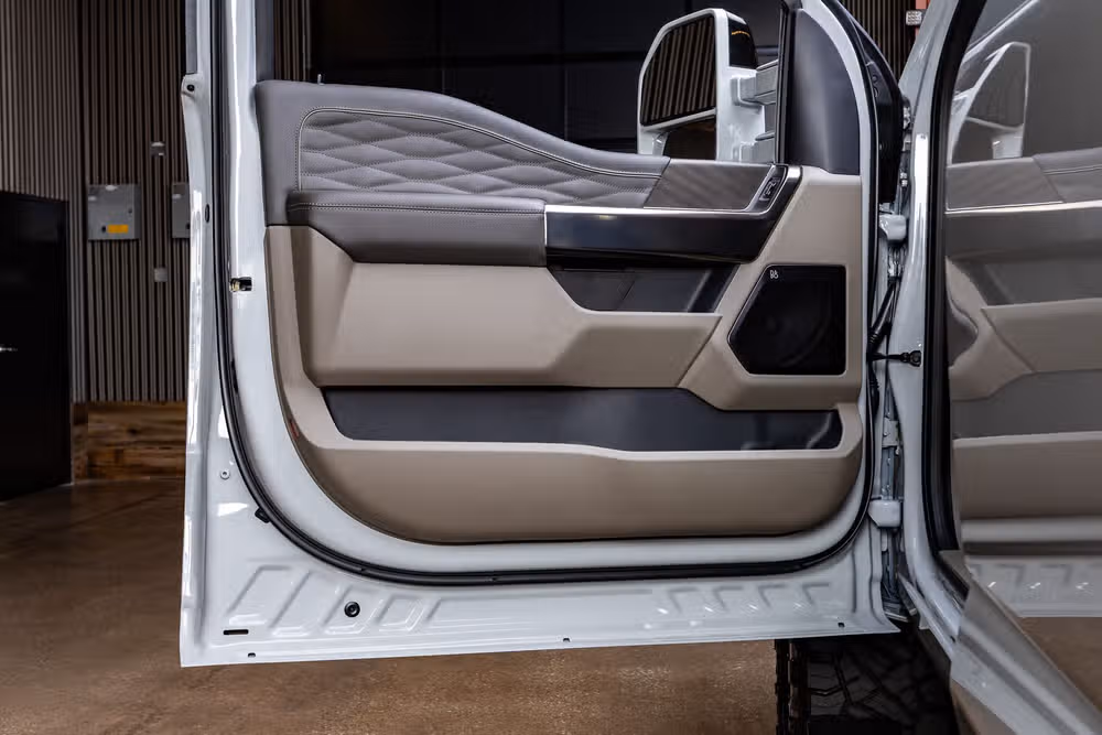 2026 Ford F-250 Super Duty Platinum Plus Crew Cab Image 38
