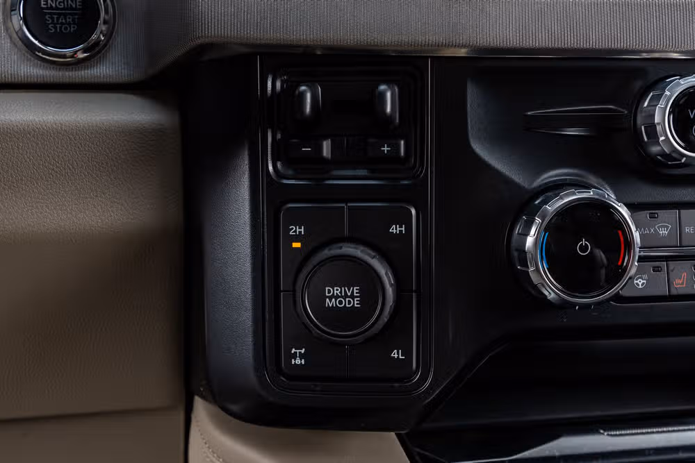 2026 Ford F-250 Super Duty Platinum Plus Crew Cab Image 28