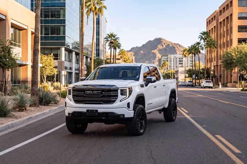 2022 GMC Sierra 1500 SLT Crew Cab Image 32