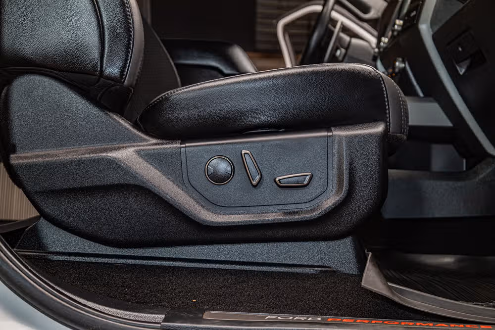 2019 Ford F-150 Raptor SuperCrew Image 28
