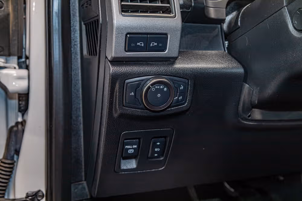 2019 Ford F-150 Raptor SuperCrew Image 18