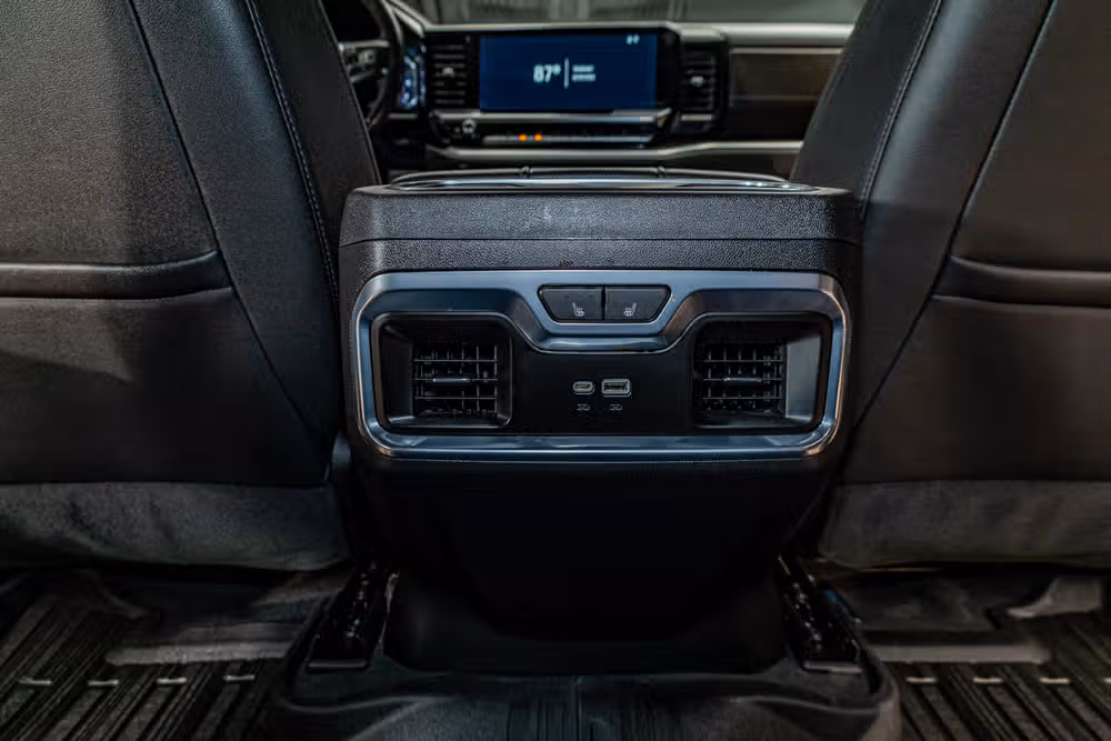 2022 GMC Sierra 1500 SLT Crew Cab Image 27