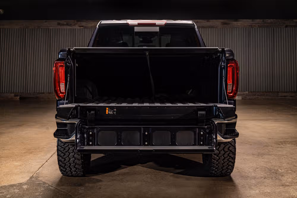 2022 GMC Sierra 1500 SLT Crew Cab Image 8