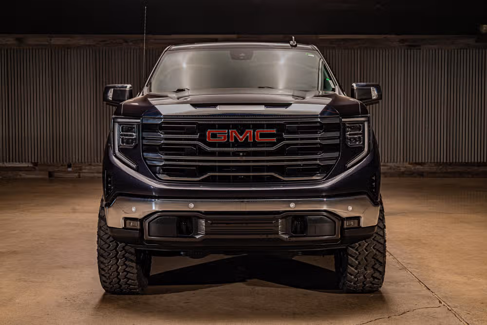 2022 GMC Sierra 1500 SLT Crew Cab Image 2