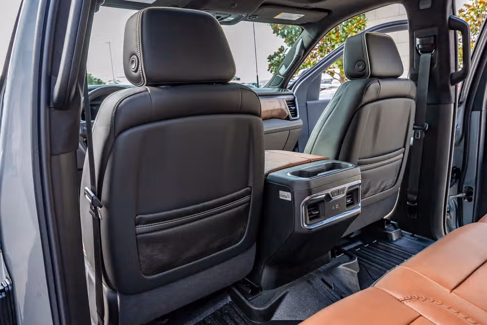 2026 GMC Sierra 2500HD Denali Ultimate Crew Cab Image 35