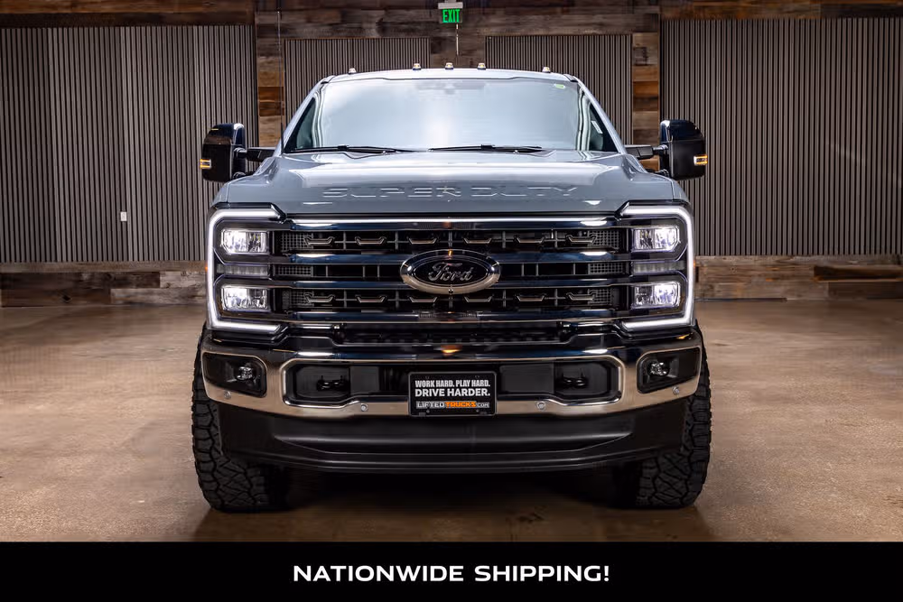 2026 Ford F-350 Super Duty King Ranch Crew Cab Image 4