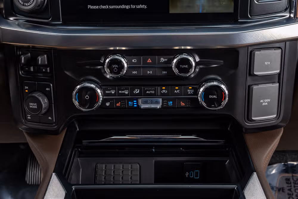 2026 Ford F-350 Super Duty King Ranch Crew Cab Image 27