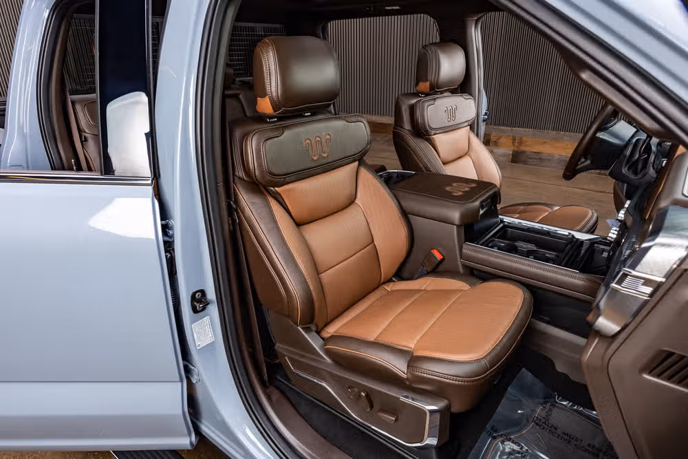 2026 Ford F-350 Super Duty King Ranch Crew Cab Image 32