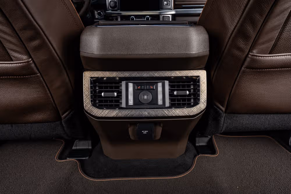 2026 Ford F-350 Super Duty King Ranch Crew Cab Image 34