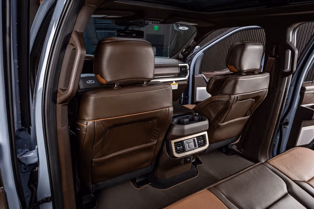 2026 Ford F-350 Super Duty King Ranch Crew Cab Image 35