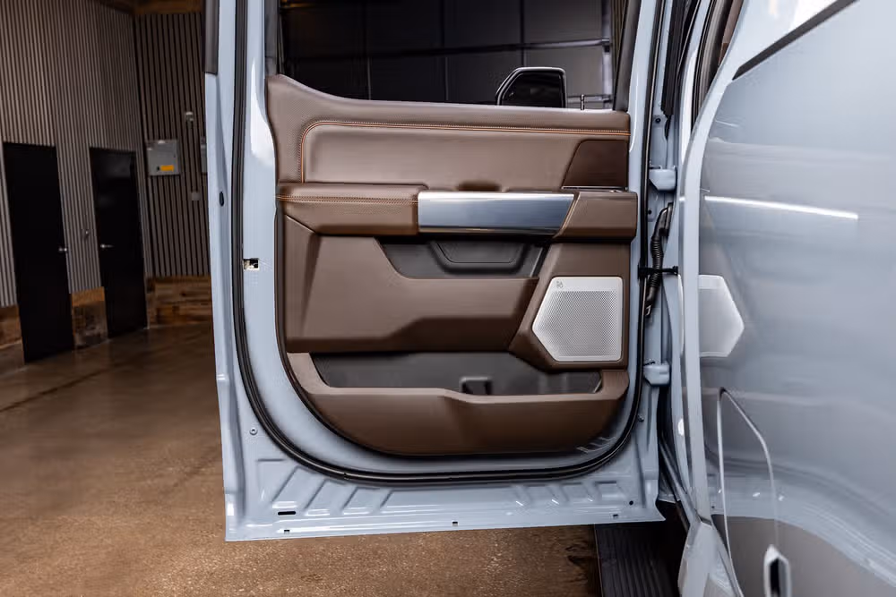 2026 Ford F-350 Super Duty King Ranch Crew Cab Image 39