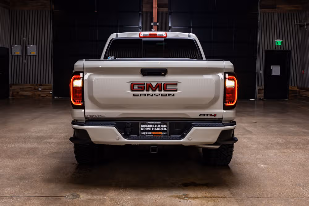 2026 GMC Canyon AT4 Crew Cab Image 8