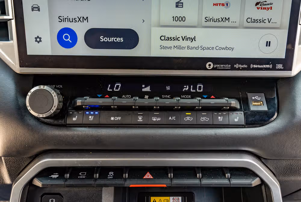 2022 Toyota Tundra Platinum CrewMax Image 27