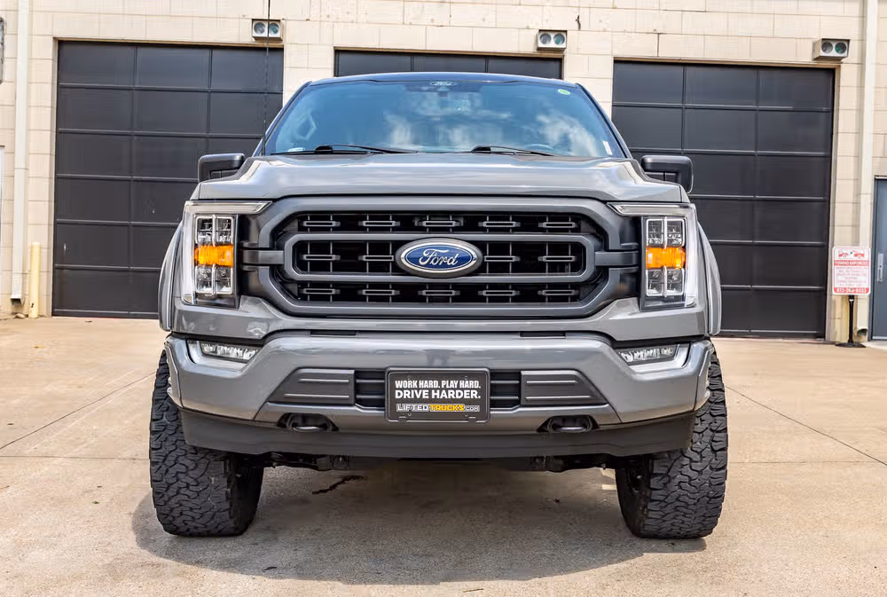 2021 Ford F-150 XLT SuperCrew Image 2