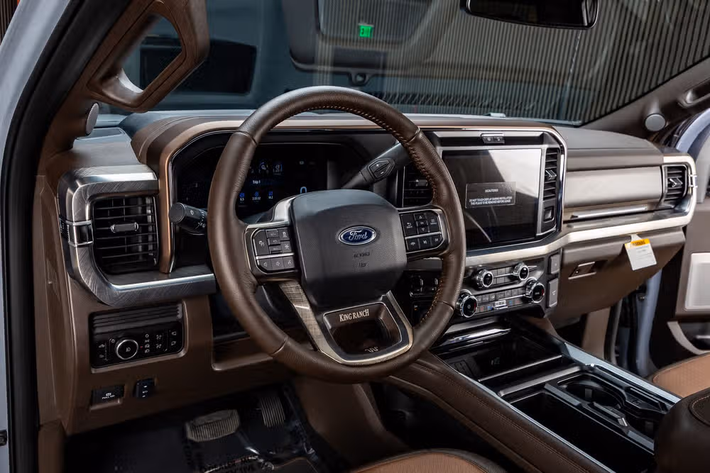 2026 Ford F-350 Super Duty King Ranch Crew Cab Image 17