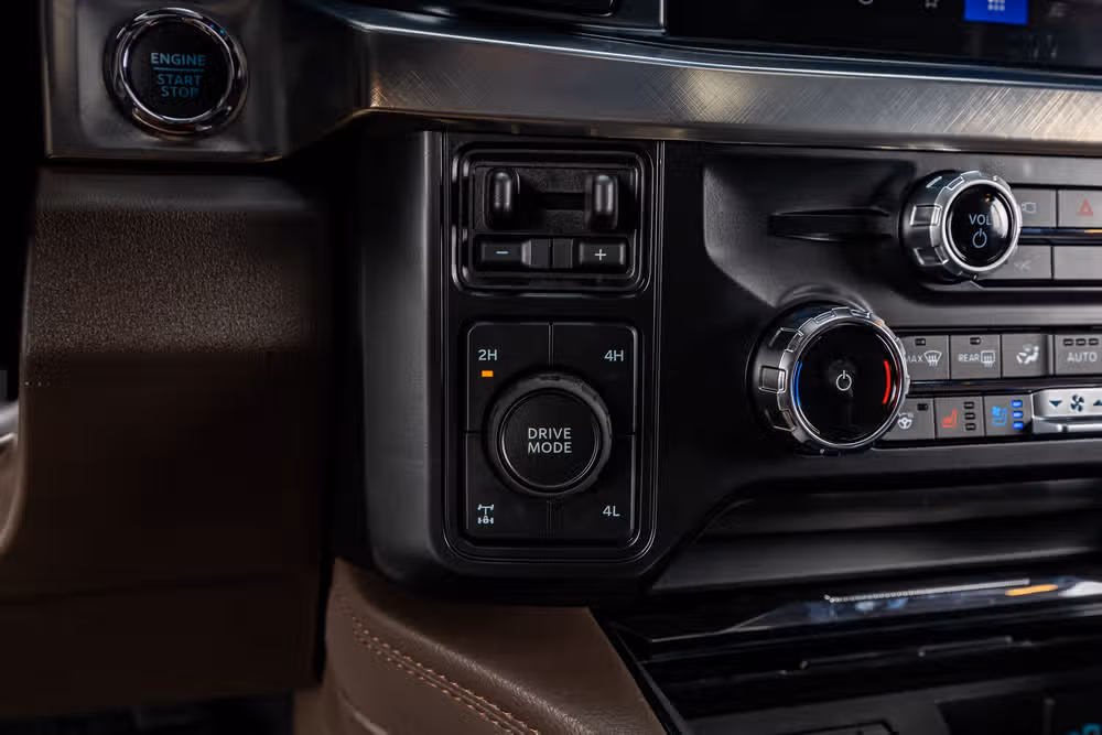 2026 Ford F-350 Super Duty King Ranch Crew Cab Image 24