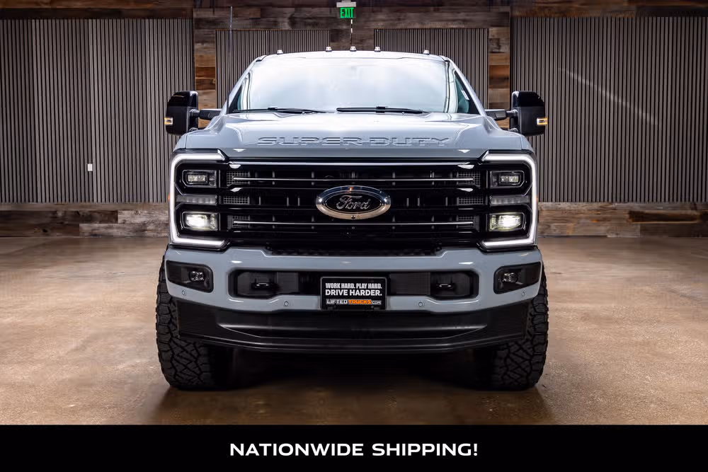 2025 Ford F-250 Super Duty Platinum Crew Cab Image 4