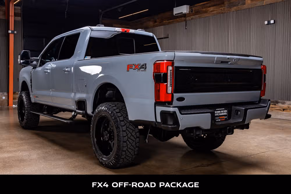2025 Ford F-250 Super Duty Platinum Crew Cab Image 7