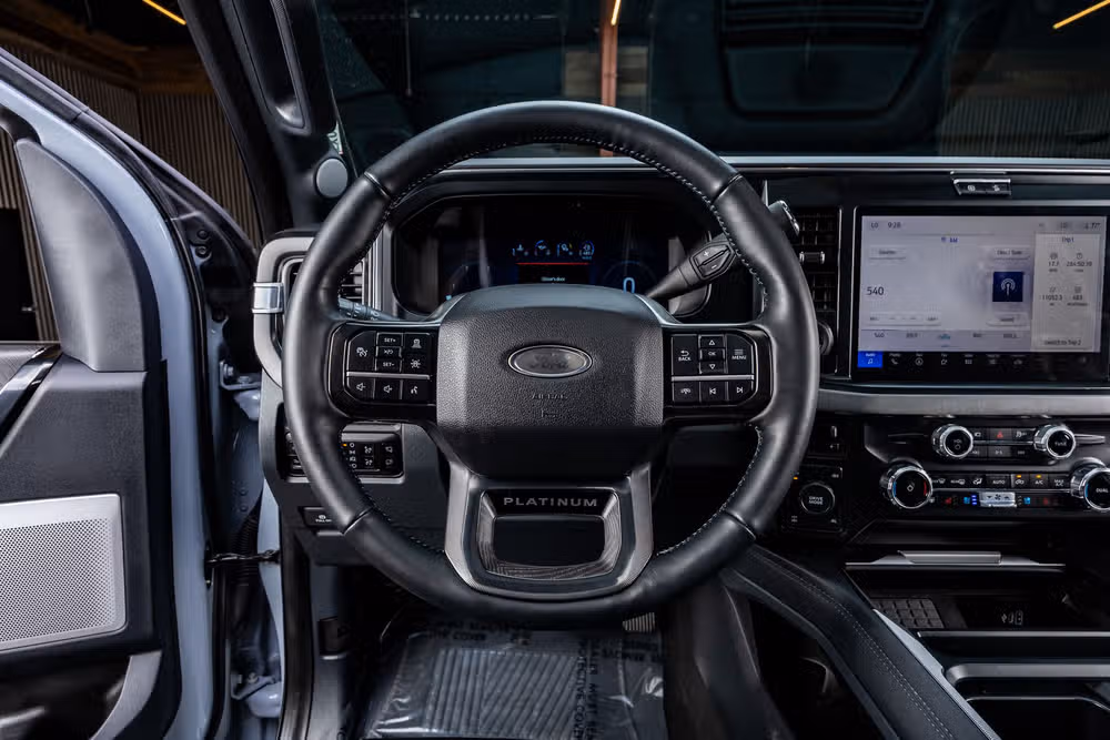 2025 Ford F-250 Super Duty Platinum Crew Cab Image 19