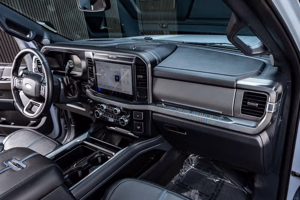 2025 Ford F-250 Super Duty Platinum Crew Cab Image 18