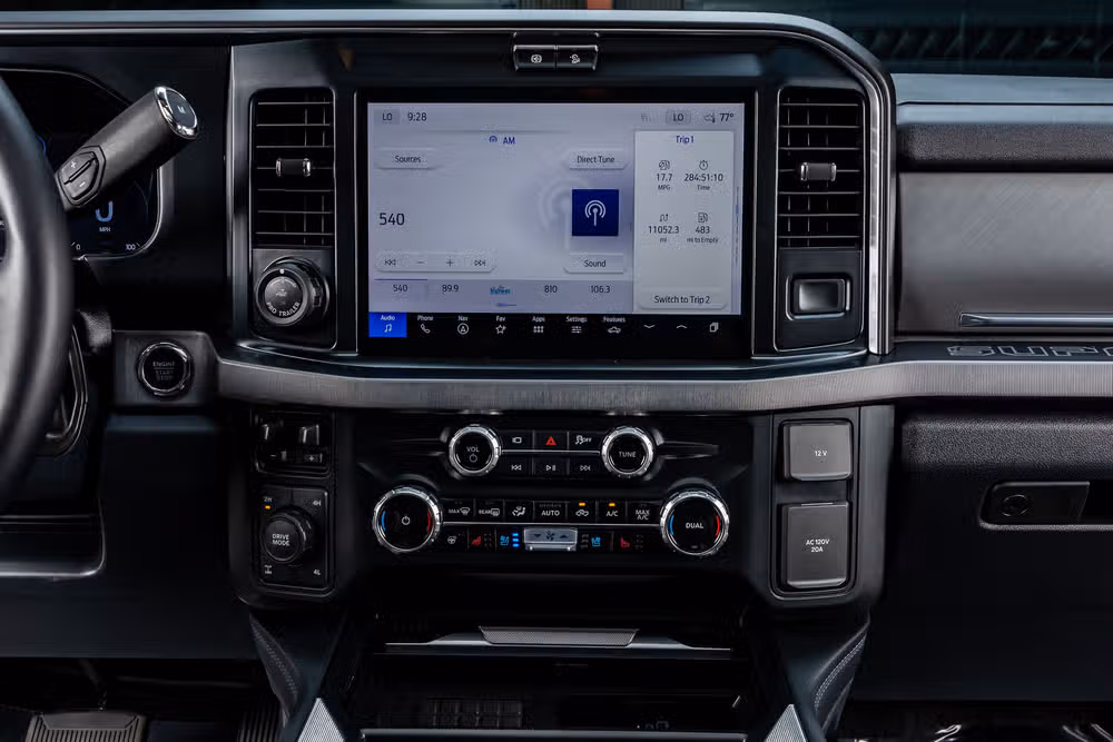 2025 Ford F-250 Super Duty Platinum Crew Cab Image 24