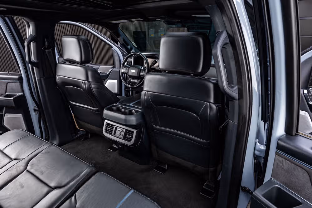 2025 Ford F-250 Super Duty Platinum Crew Cab Image 33