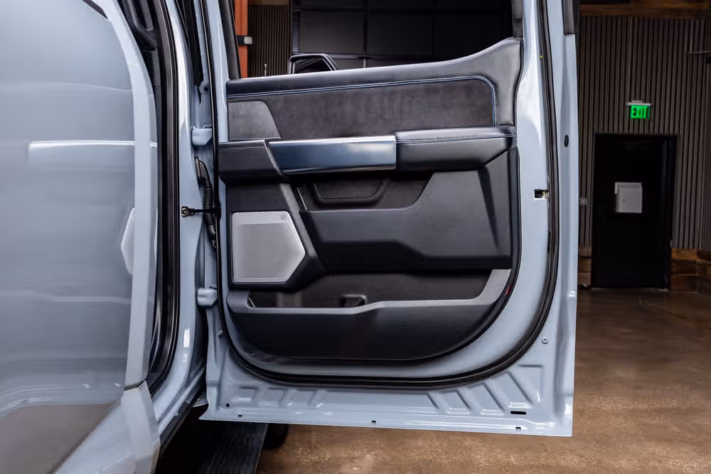 2025 Ford F-250 Super Duty Platinum Crew Cab Image 40