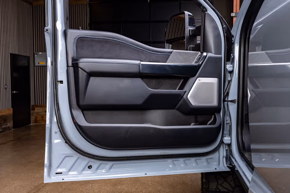 2025 Ford F-250 Super Duty Platinum Crew Cab Image 37