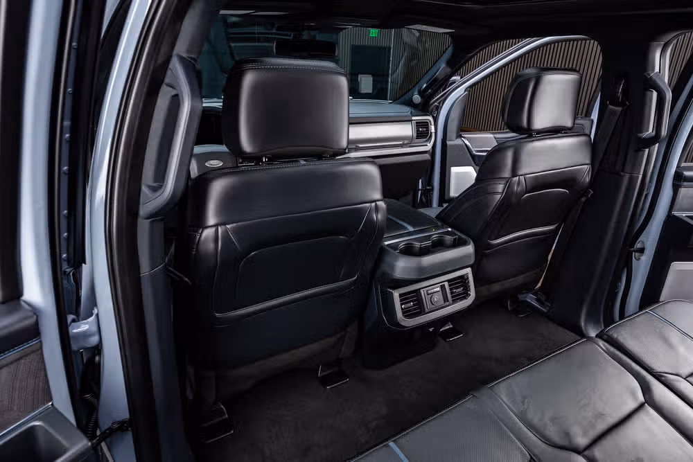 2025 Ford F-250 Super Duty Platinum Crew Cab Image 35