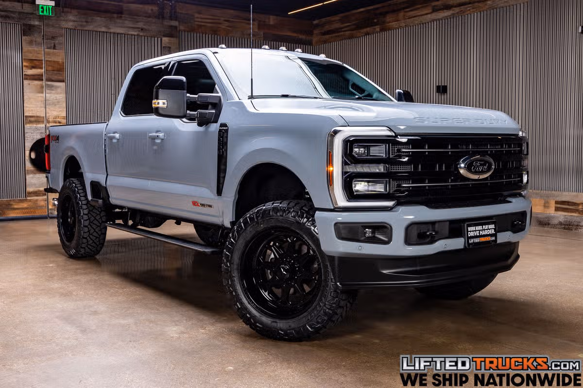 2025 Ford F-250 Super Duty Platinum Crew Cab