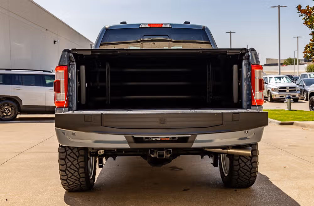 2023 Ford F-150 Limited SuperCrew Image 9