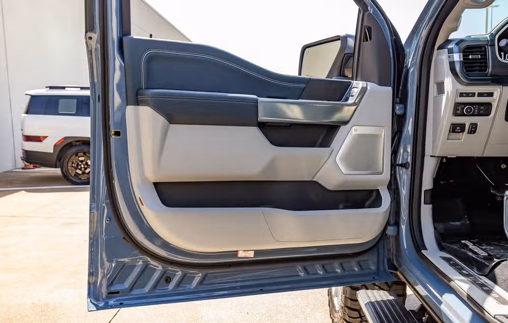 2023 Ford F-150 Limited SuperCrew Image 38