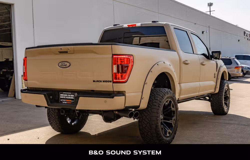 2023 Ford F-150 XLT Black Widow SuperCrew Image 9