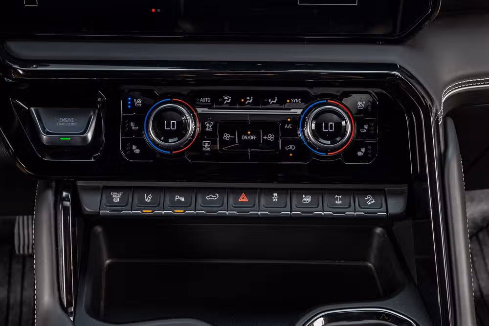 2024 GMC Sierra 2500HD AT4X Crew Cab Image 27