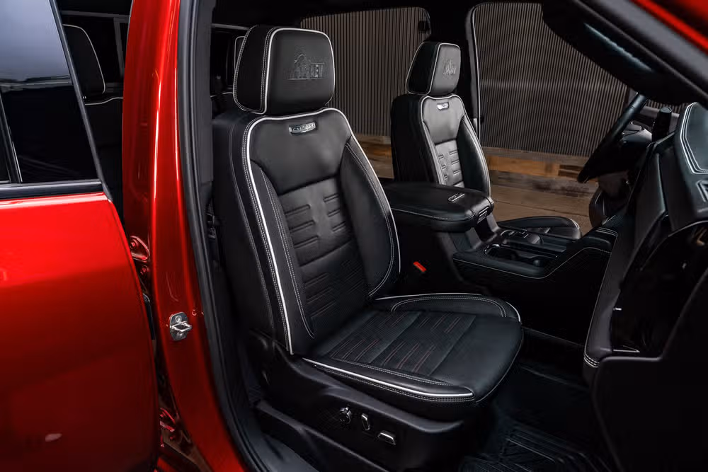 2024 GMC Sierra 2500HD AT4X Crew Cab Image 32