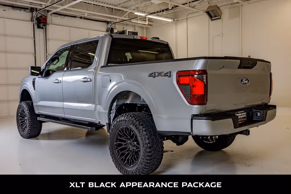 2026 Ford F-150 XLT SuperCrew Image 6