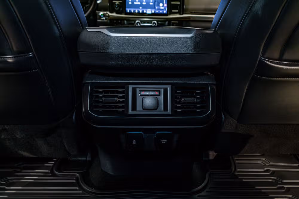 2021 Ford F-150 Raptor SuperCrew Image 25