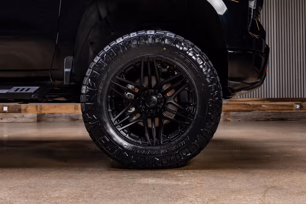 2023 Chevrolet Silverado 1500 LT Trail Boss Crew Cab Image 12