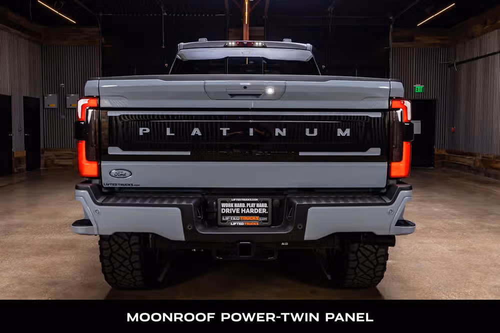 2026 Ford F-250 Super Duty Platinum Plus Crew Cab Image 8
